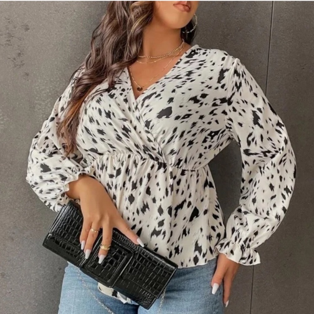 Plus Boho Cream Leopard Print Surplice Peplum Top - Picture 2 of 12